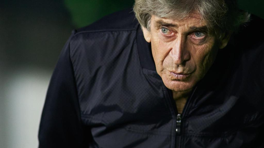 Manuel Pellegrini, en un partido del Betis de la temporada 2021/2022