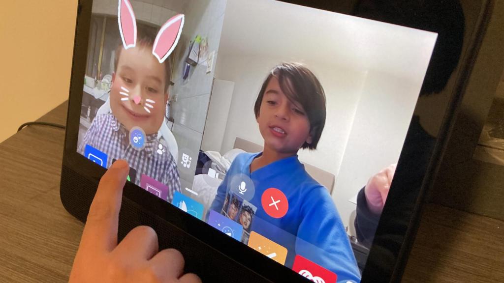 Alumnos aprendiendo inglés a través de la aplicación de Mango.