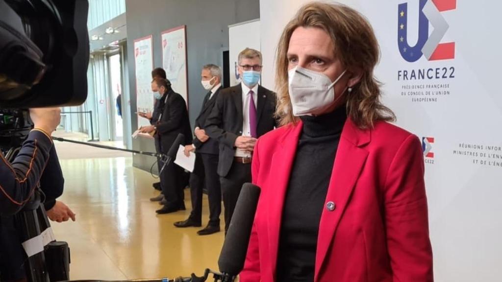 Ribera avisa: Sin soluciones de la UE al alza de los precios de la energía seguirán las tensiones