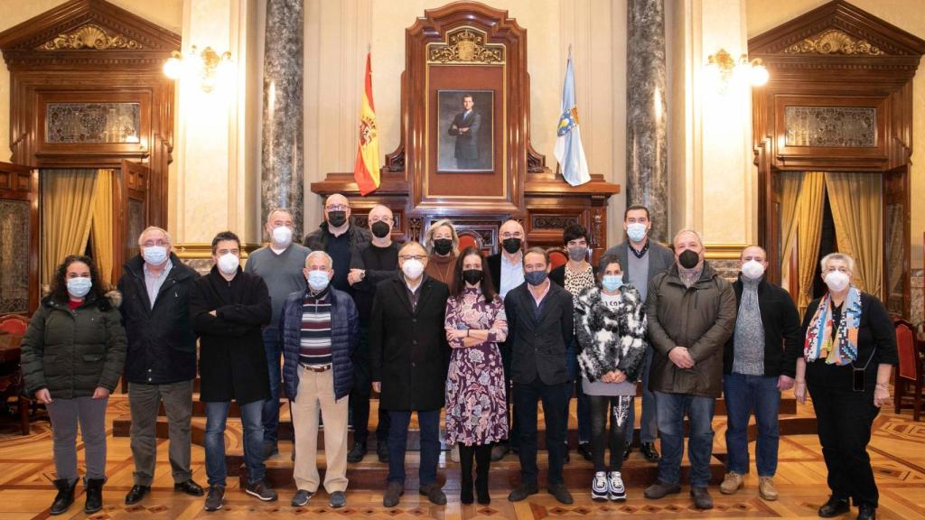 Yoya Neira con los premiados.