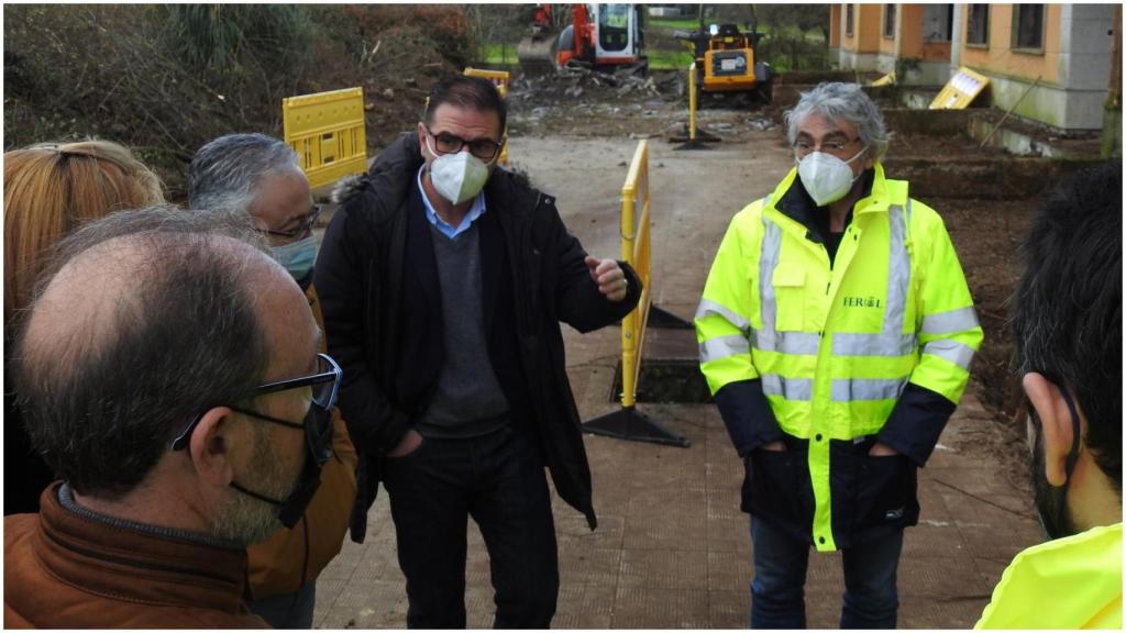 Mato visita los trabajos en ‘Ciudad Jardín’.
