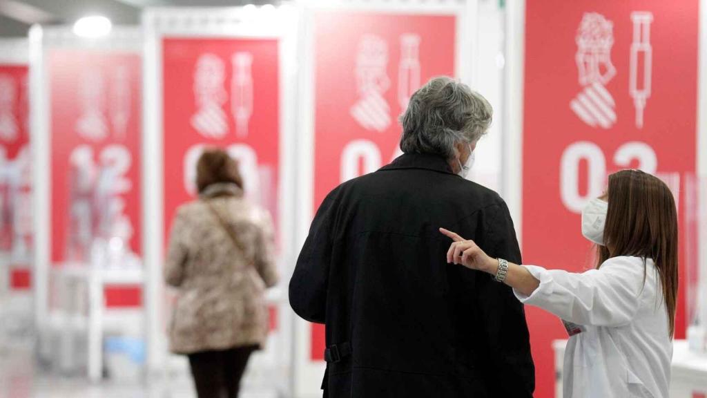 La Comunidad Valenciana reabre sus vacunódromos para acelerar la tercera dosis.