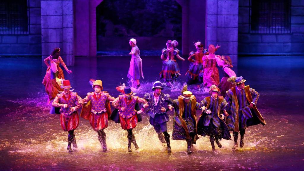 Varios actores de Puy du Fou durante uno de los espectáculos.