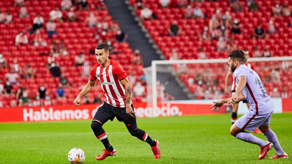 Alex Berenguer, con la camiseta del Athletic Club.
