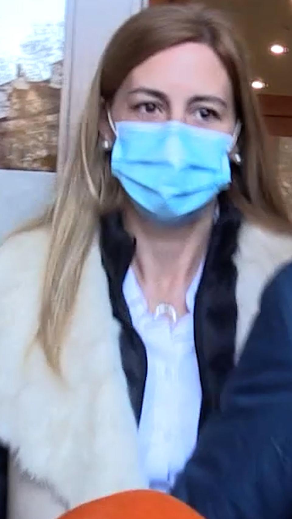 La última imagen pública de Ainhoa saliendo de su puesto de trabajo este lunes.