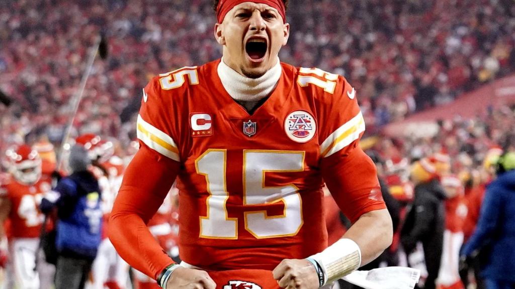 Patrick Mahomes celebra una victoria.