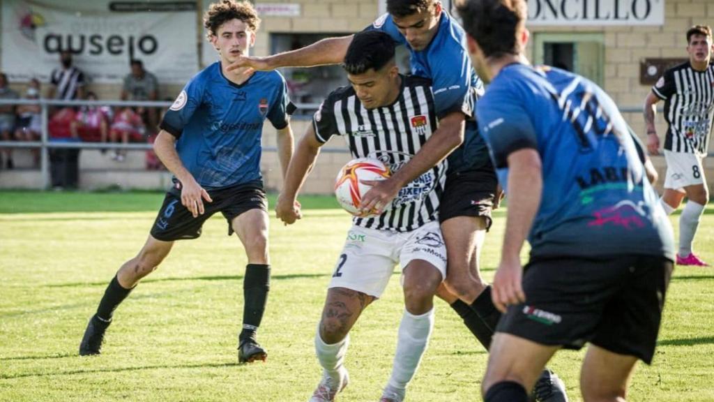 Enzo Sarmiento. Foto: Twitter @cd_villacanas