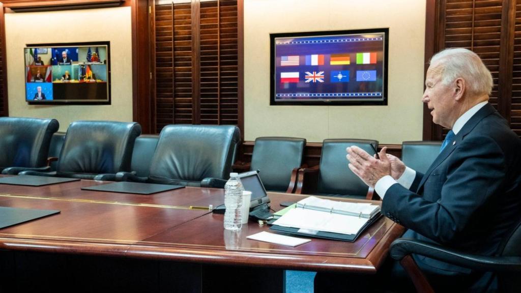 Joe Biden, durante la videollamada de este lunes con los líderes de la UE y la OTAN