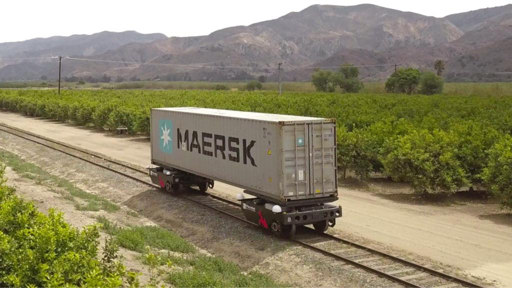 Así es el tren de carga autónomo.