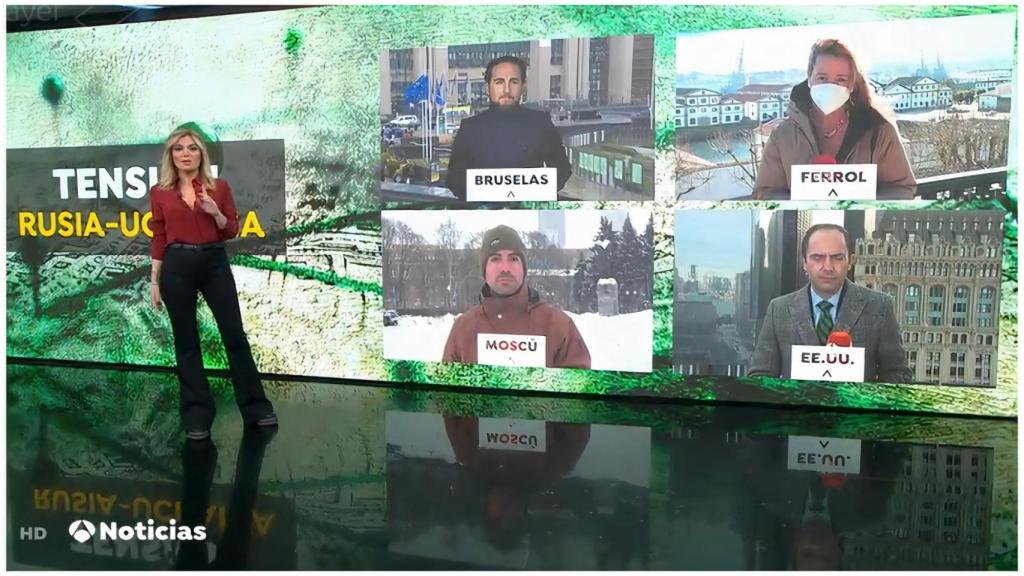 Despliegue de reporteros en el informativo de la cadena.