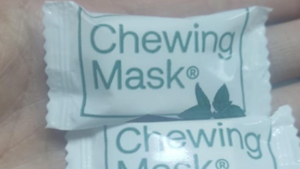 La goma de mascar que evita la propagación en la boca de la covid y la gripe se podrá comprar en el supermercado por unos dos euros.