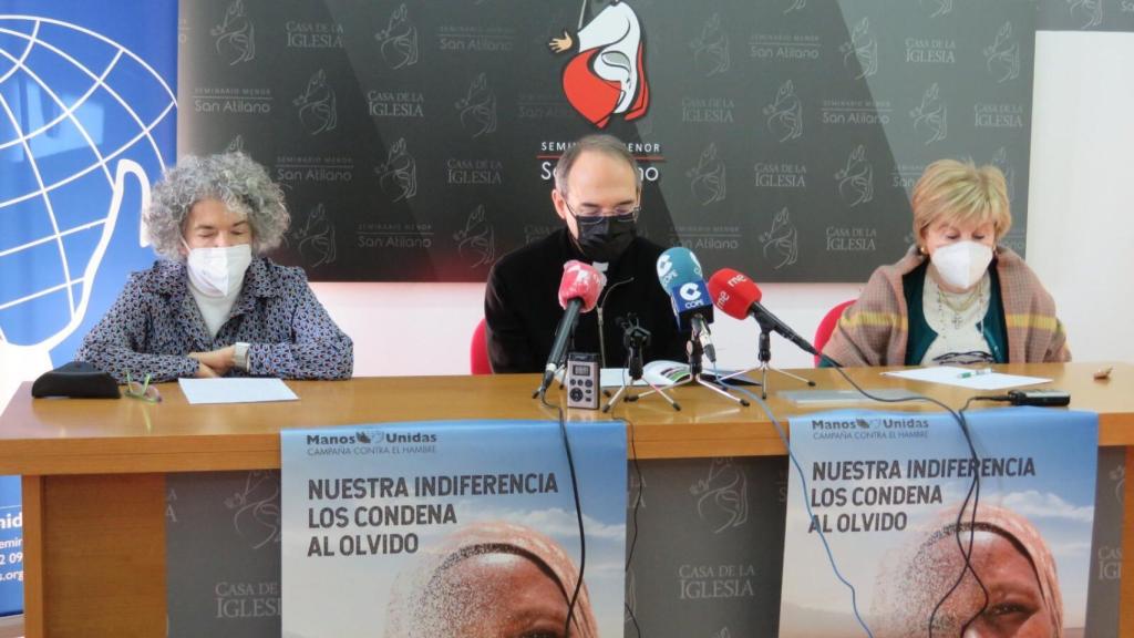 Milagros Morata, presidenta de Manos Unidas Zamora y el vicario de Pastoral Samaritana, Antonio Jesús Martín