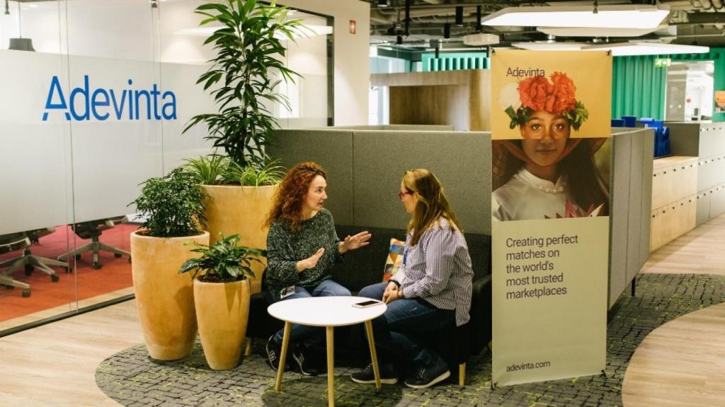 Un espacio de 'networking' de la compañía Adevinta. FOTO: Adevinta.