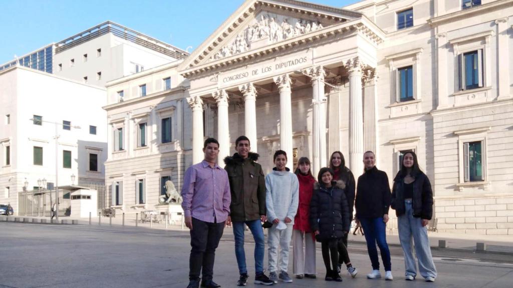 Adolescentes seleccionados en el Congreso de los Diputados. Foto: Ayuntamiento de Cabanillas