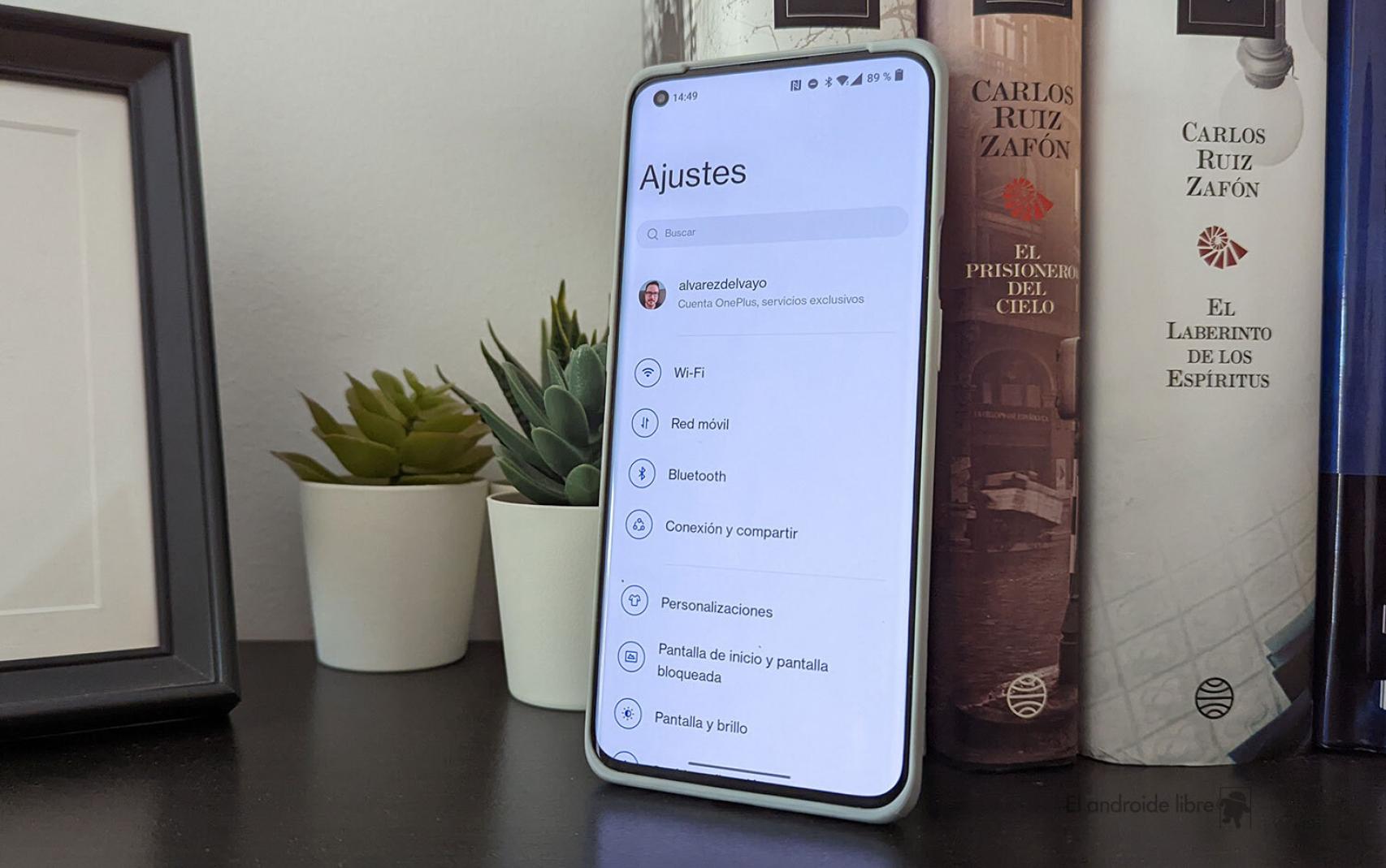 OnePlus 9 Pro con Oxygen OS 12