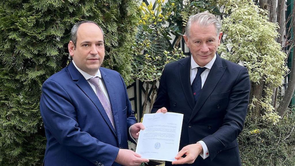 El embajador argentino en Francia presenta la candidatura frente al BIE.