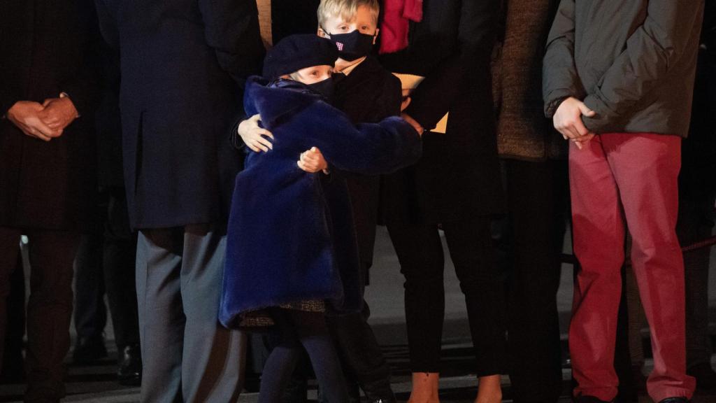 Jacques y Gabriella, los protagonistas de la ceremonia, se encontraron en un bonito abrazo.