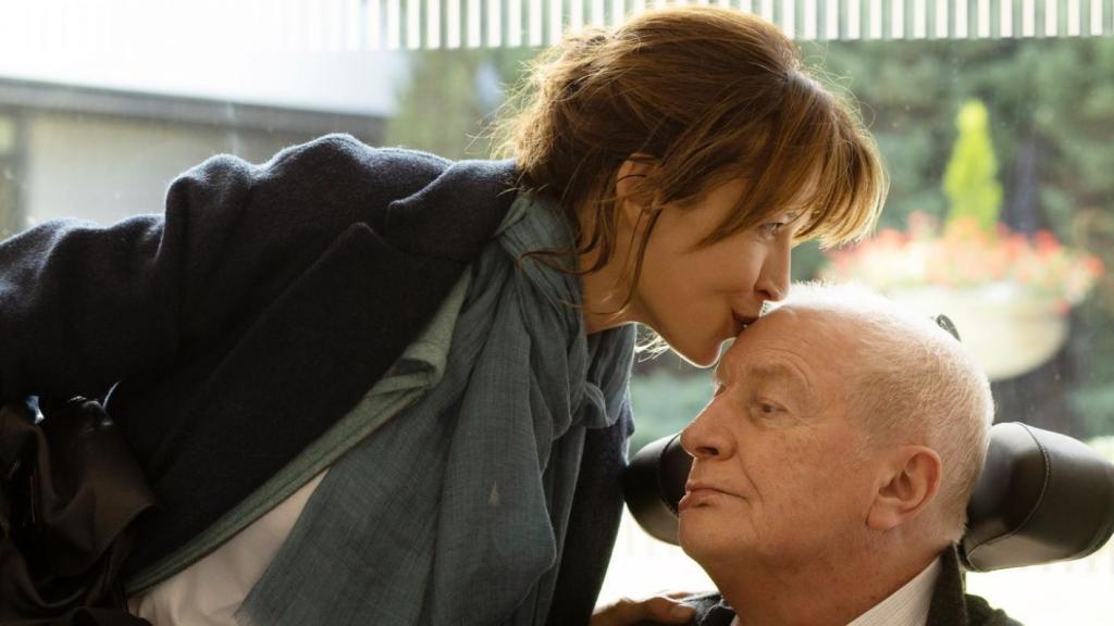 Un fotograma de 'Todo ha ido bien', dirigida por François Ozon