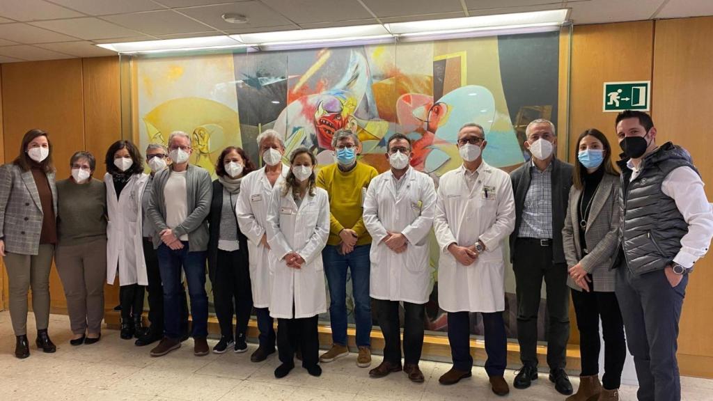 Miembros de la dirección del CHUAC y de los servicios del hospital implicados, así como representantes de Novartis