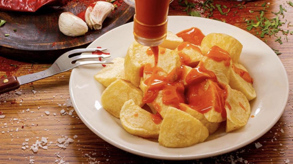 Ración de bravas restaurante Docamar