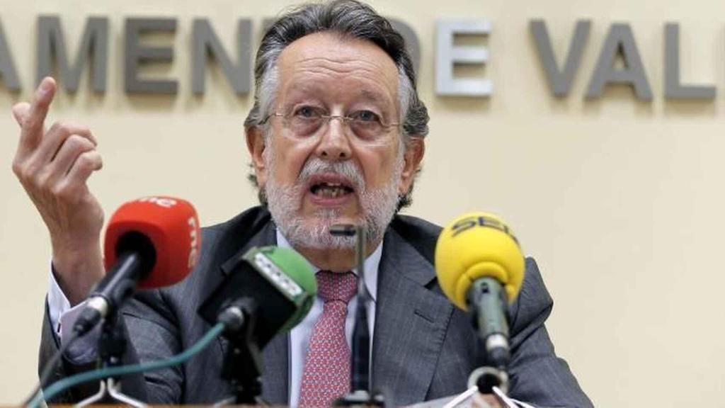 Alfonso Grau, exvicealcalde de Valencia, durante una rueda de prensa.