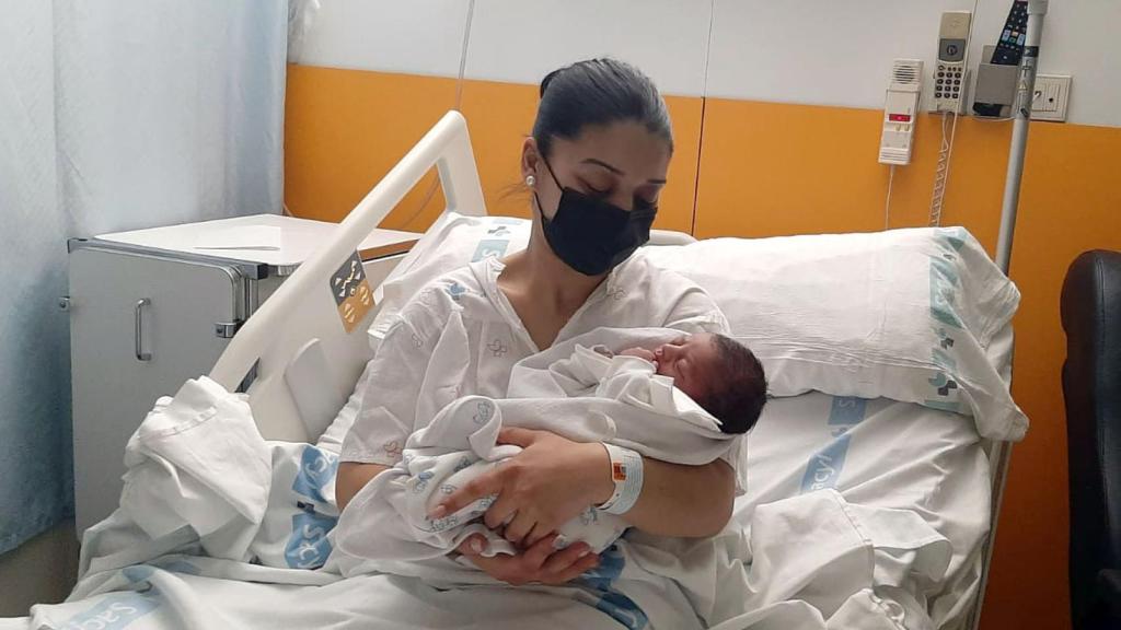 Las mujeres cuadriplican el número de excedencias por cuidado de hijos respecto a los hombres