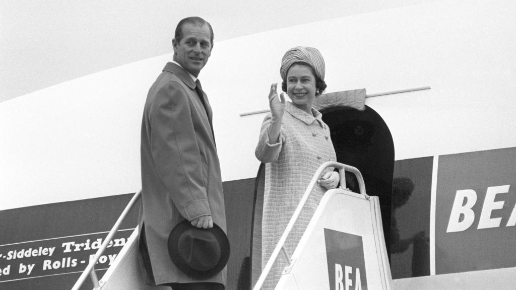 La reina Isabel II y el duque de Edimburgo en una imagen de archivo.