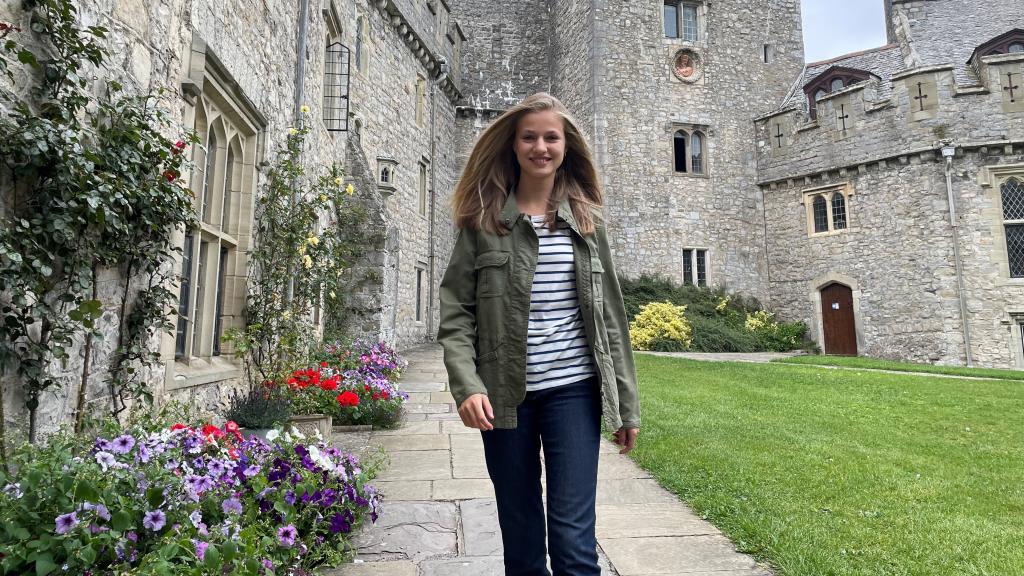 Leonor el día de su llegada a Gales.