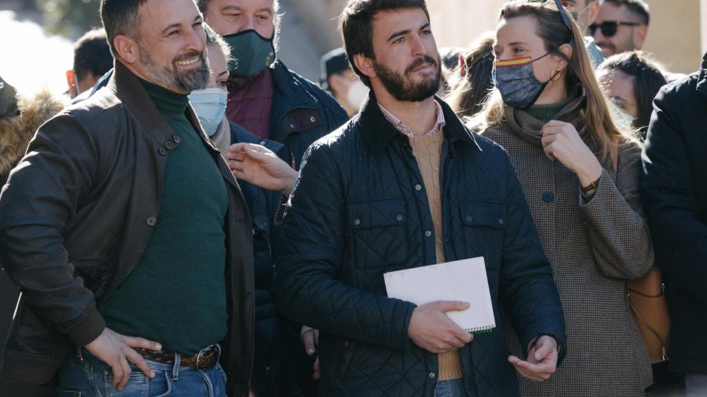 El presidete de Vox, Santiago Abascal, y el candidato de la formación a la Presidencia de Castilla y León, Juan García-Gallardo