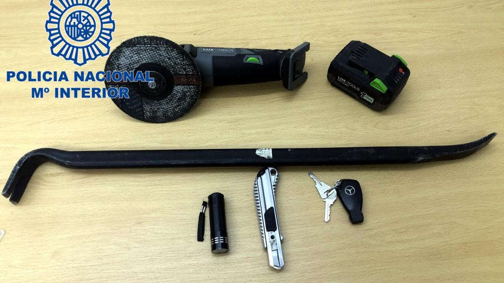 Foto de las herramientas utilizadas.