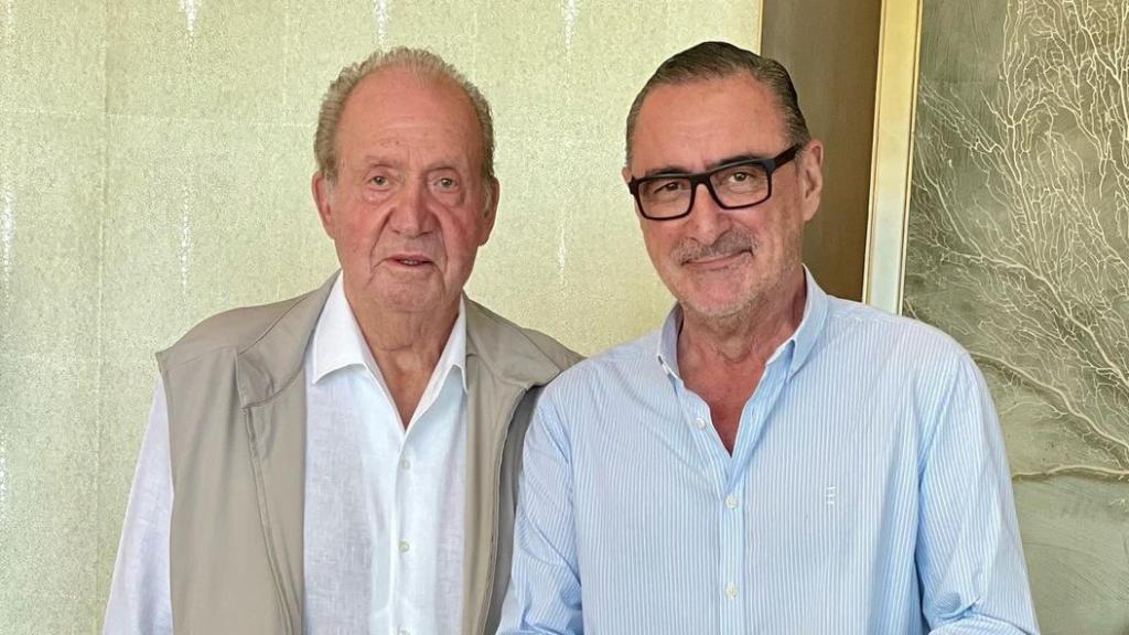 El rey Juan Carlos, en su última aparición, posa junto a Carlos Herrera en Abu Dabi