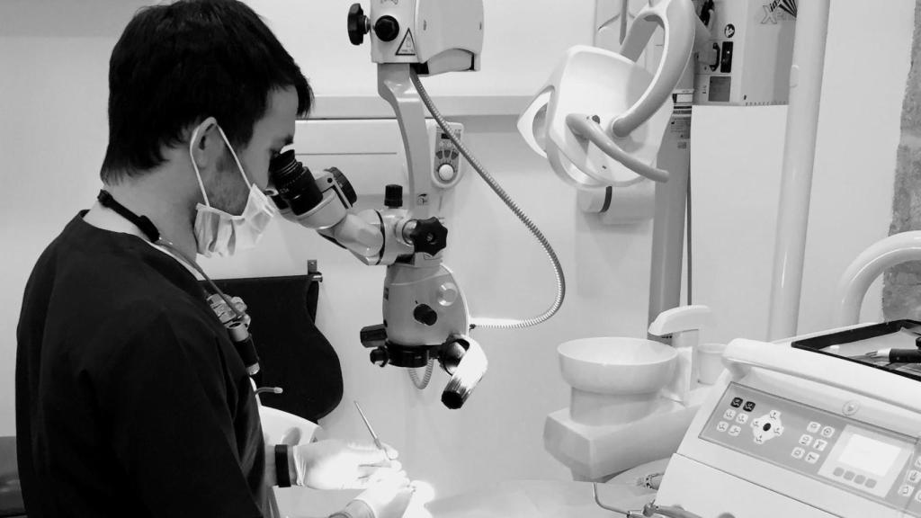 Los secretos para conseguir una sonrisa perfecta por el odontólogo coruñés Nicolás Oubiña