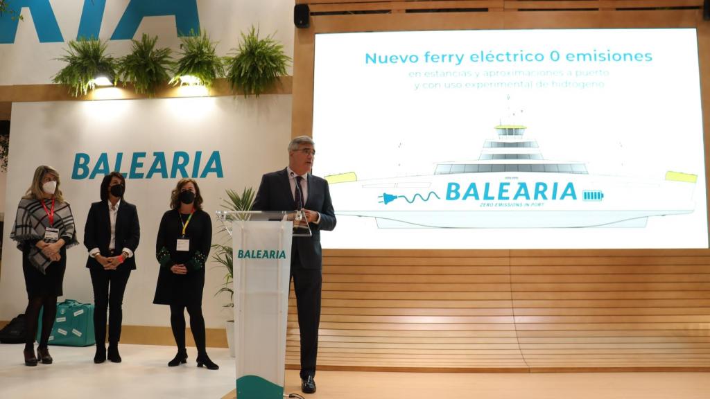 Adolfo Utor en la presentación del nuevo buque en la última edición de Fitur.