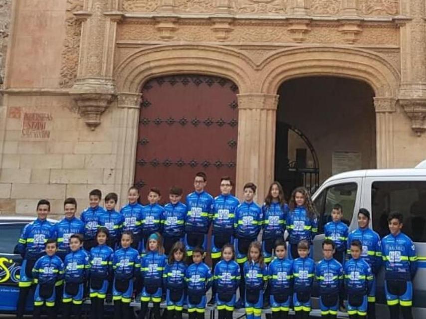 Ciclistas de la Escuela de Ciclismo Salmantina