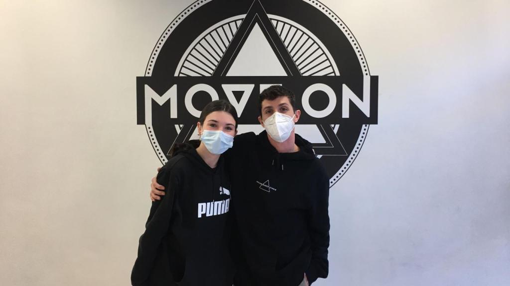 Laia Pérez y Josep Alert, este último, responsable de la escuela de danza 'Move On' de Olesa de Montserrat.