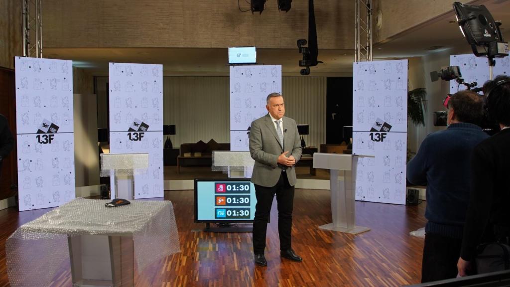 El presentador del debate Xavier Fortes / Eduardo Margareto ICAL