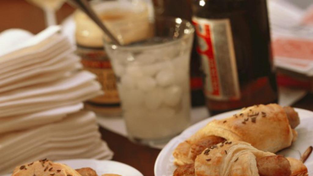 Grasas, azúcares y alcohol contribuyen al hígado graso.