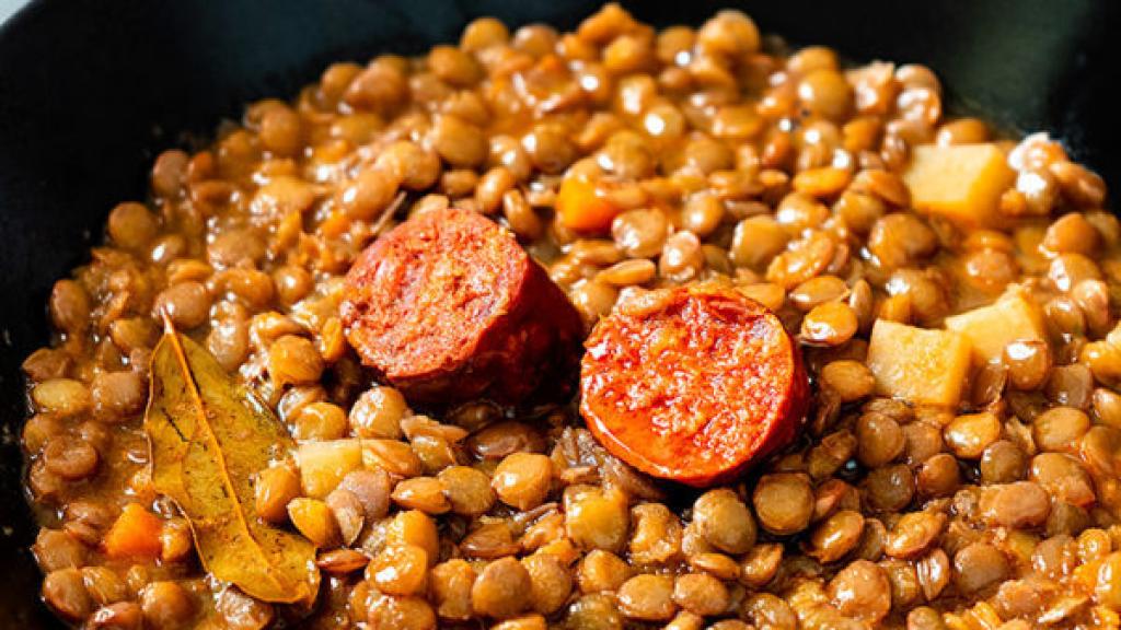 Receta de lentejas a la riojana paso a paso.