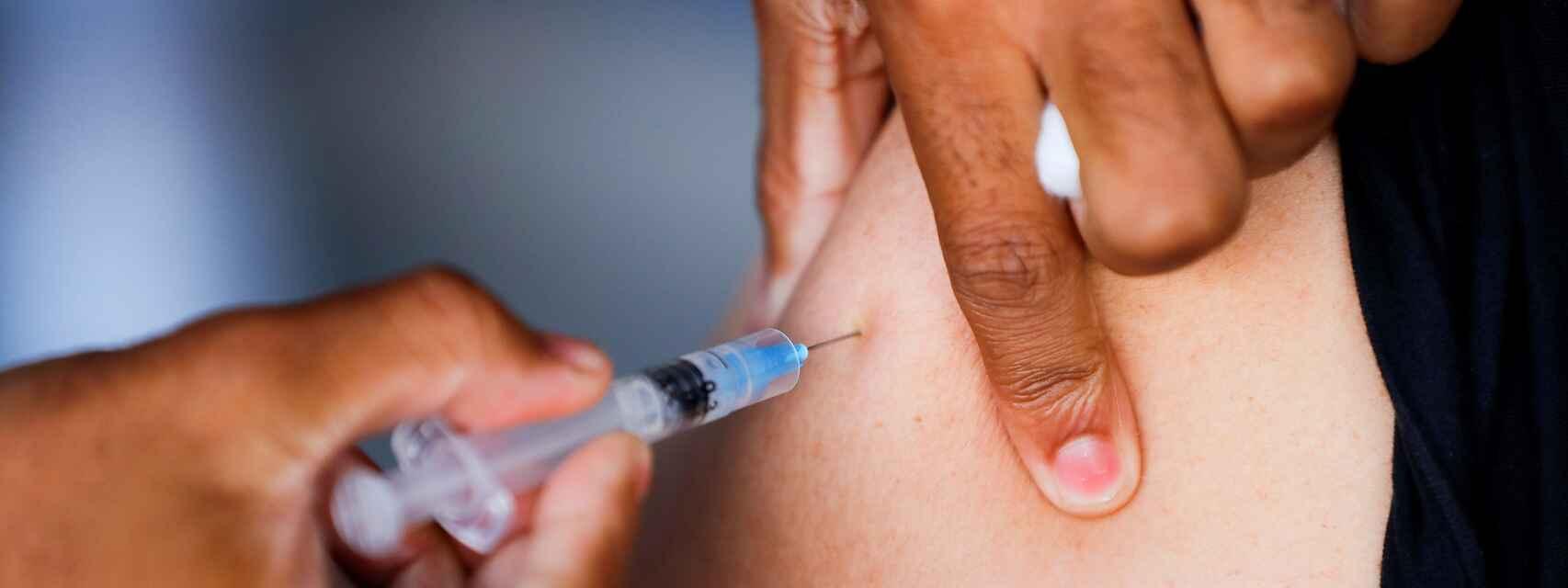 Vacuna contra la Covid.  Efe