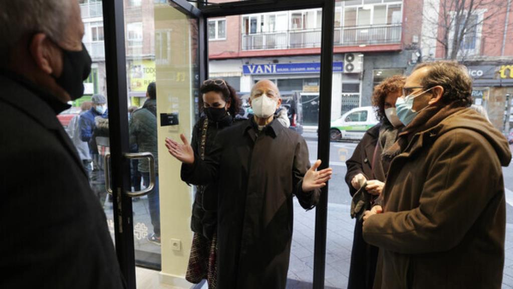 R. Valtero. Ricardo Blázquez en la inauguración de una tienda