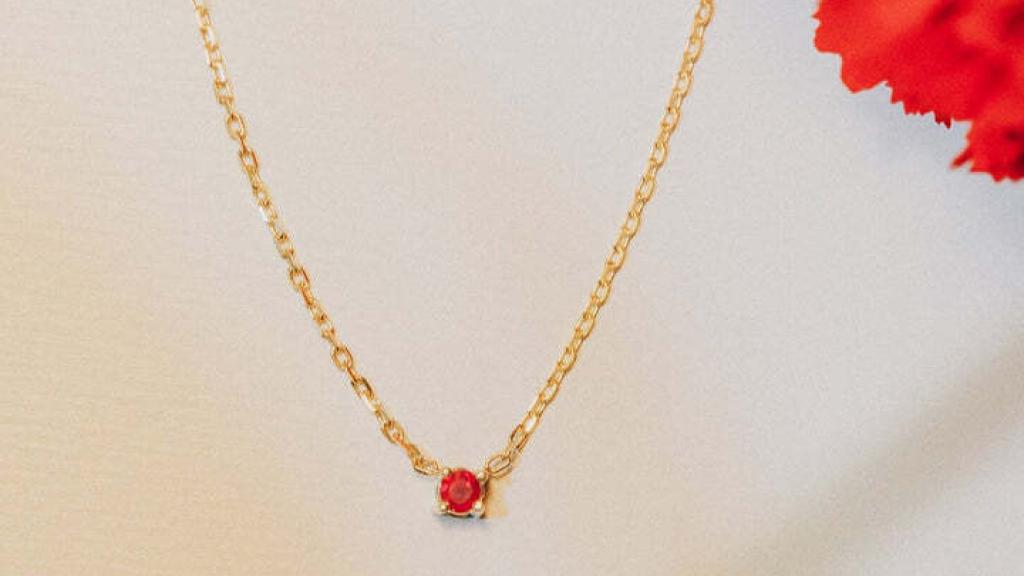 El colgante Sophie es el más discreto y elegante de la colección.