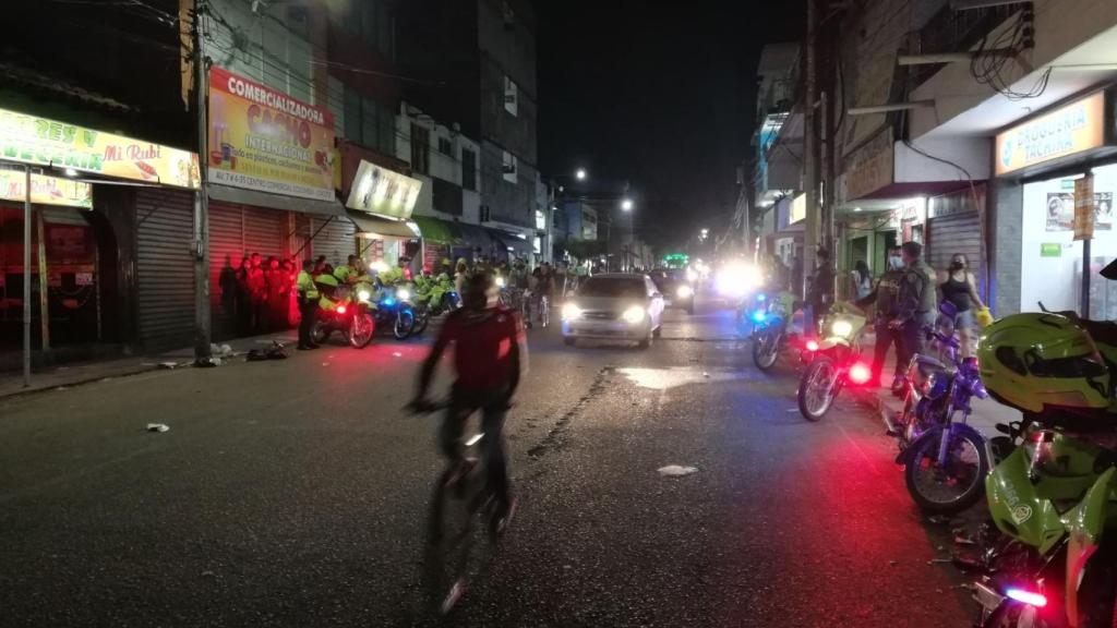 Operativo de la policía en el centro de prostitución en Séptima Avenida a Cúcuta.