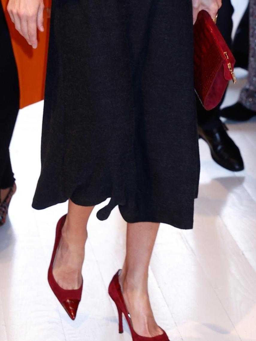 Cartera y zapatos de pitón a juego.