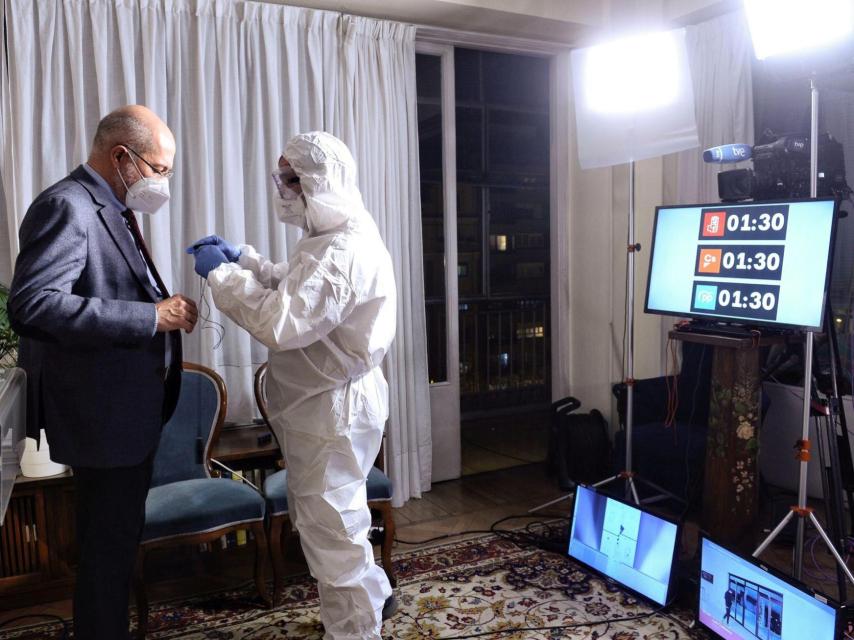 Francisco Igea, microfonado por un astronauta.