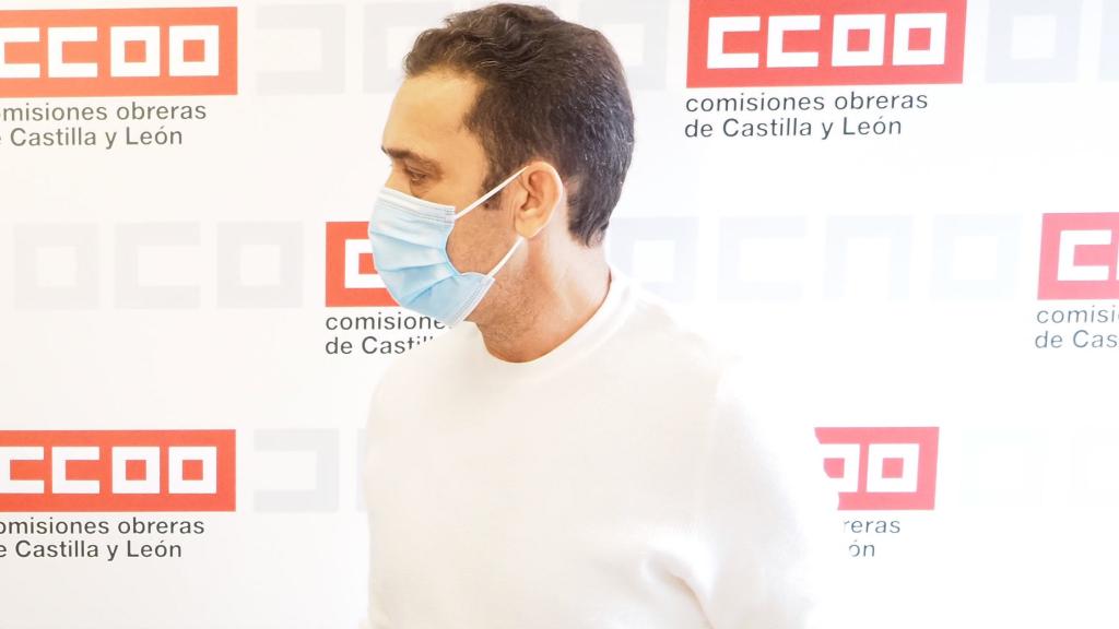 Virginia Barcones junto al secretario regional de CCOO, Vicente Andrés