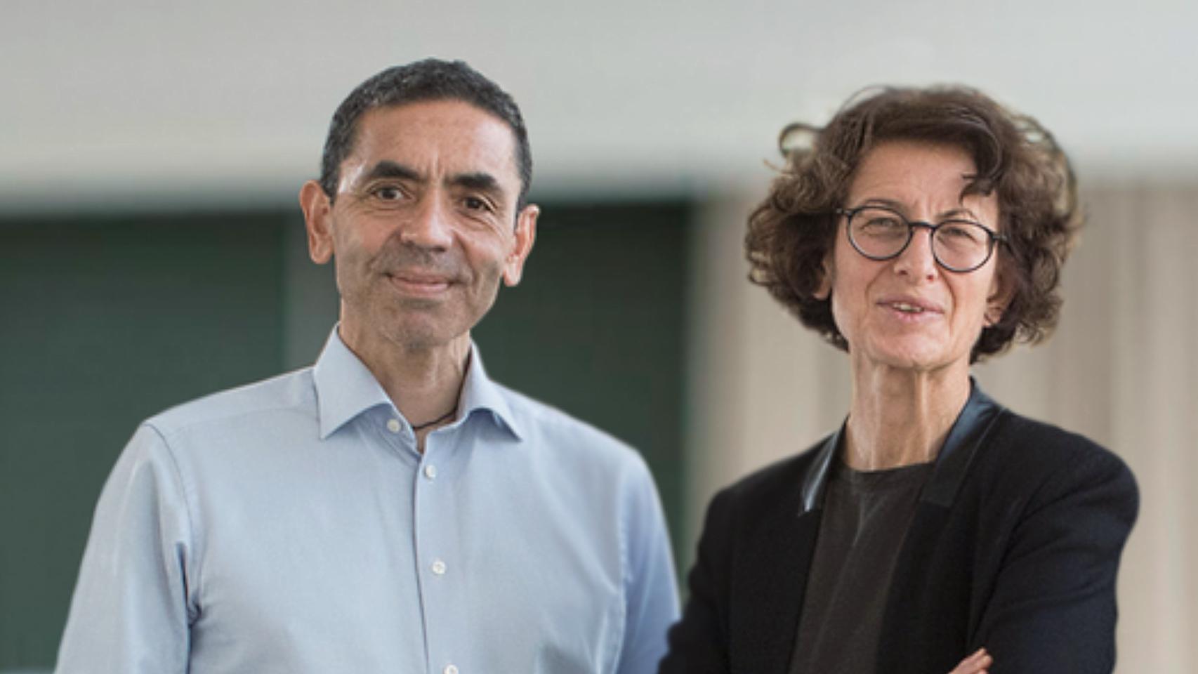 Los médicos investigadores Uğur Sahin y Özlem Türeci, responsables de la vacuna de Pfizer-BioNTech
