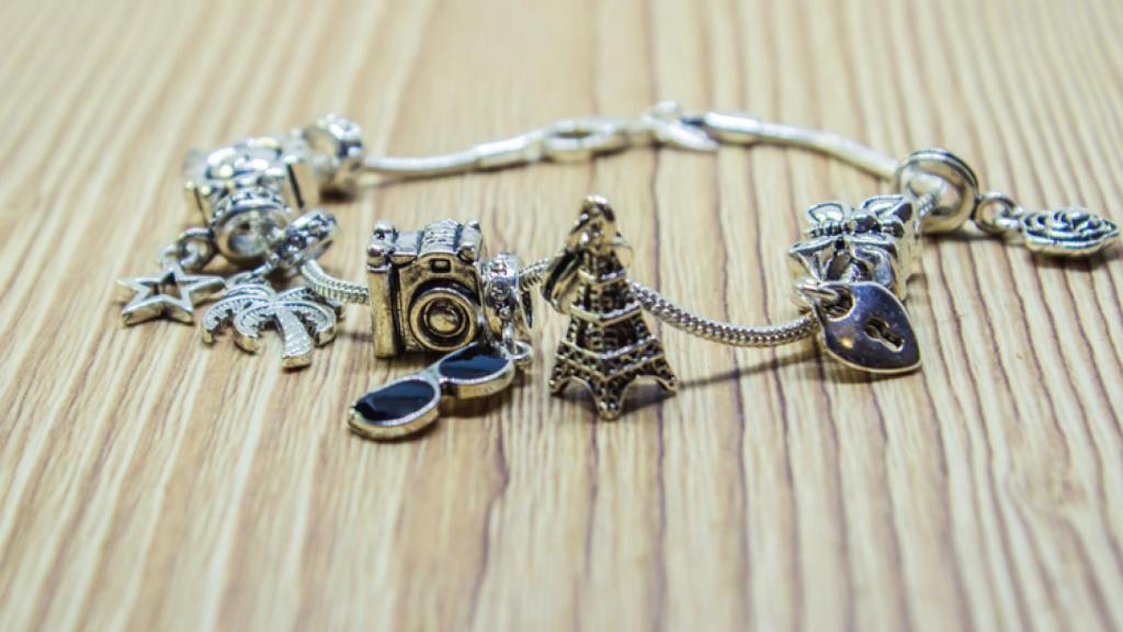 Truco para limpiar la pulsera Pandora y los charms de plata.