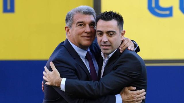 Laporta y Xavi Hernández
