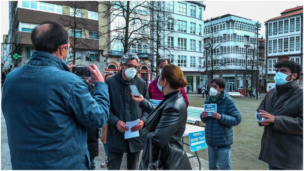 Rivas ha presentado la campaña Ferrol quere tren.