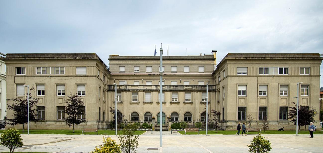 Edificio de la Autoridad Portuaria de A Coruña, en la Avenida de la Marina